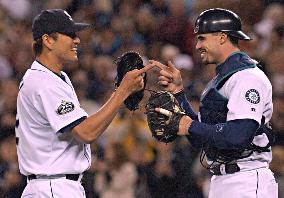 Sasaki posts save No. 19 in Seattle shutout victory